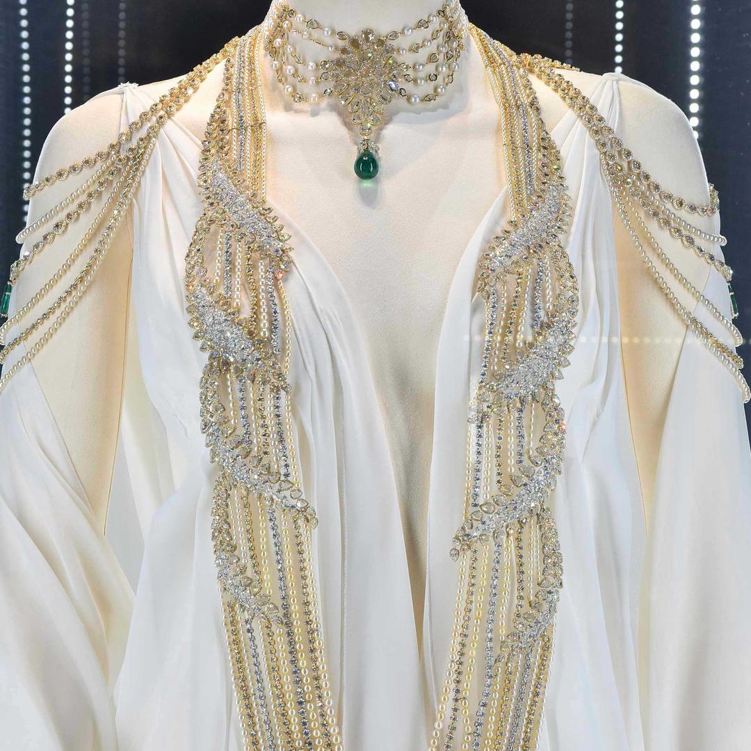 Al Zain of Bahrain presented Cascade of Dreams with 1,970