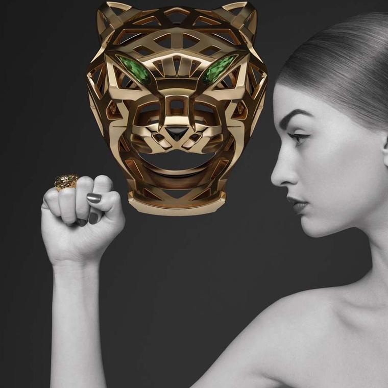 Cartier Panthère de Cartier collection yellow gold ring with onyx, tsavorite and garnets.
