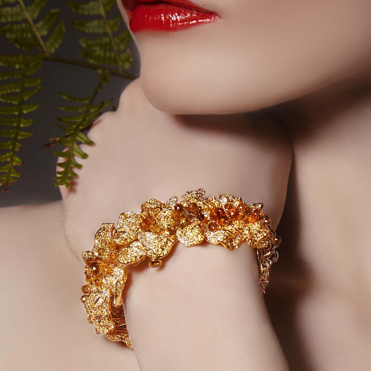 Neha Dani Autumn Feuille bracelet gold yellow diamonds