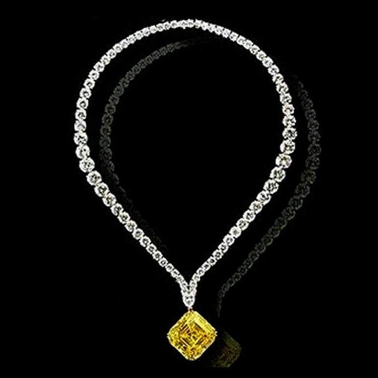 LEVIEV yellow diamond pendant