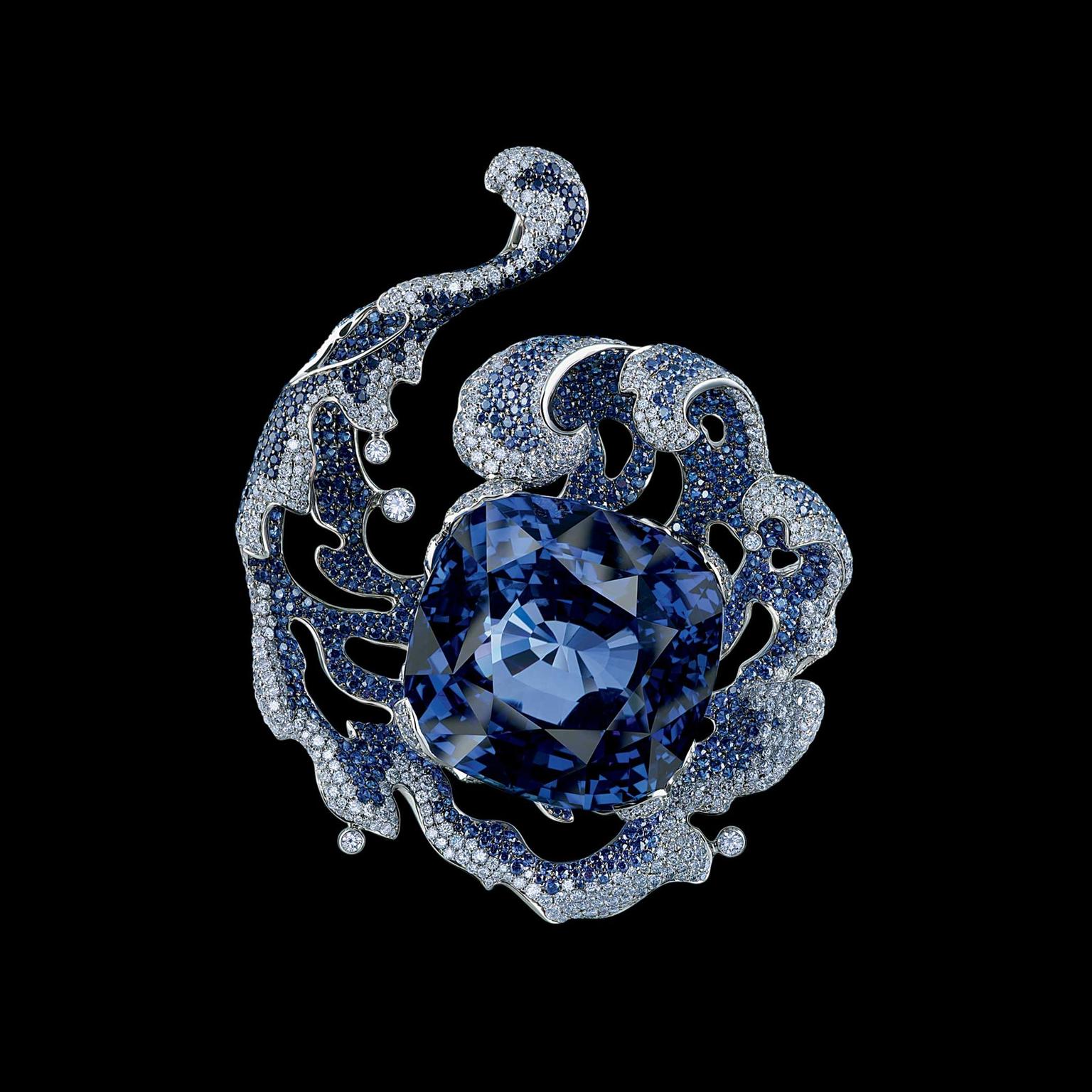 Maxim V Elements pendant with 100t cushion-cut sapphire