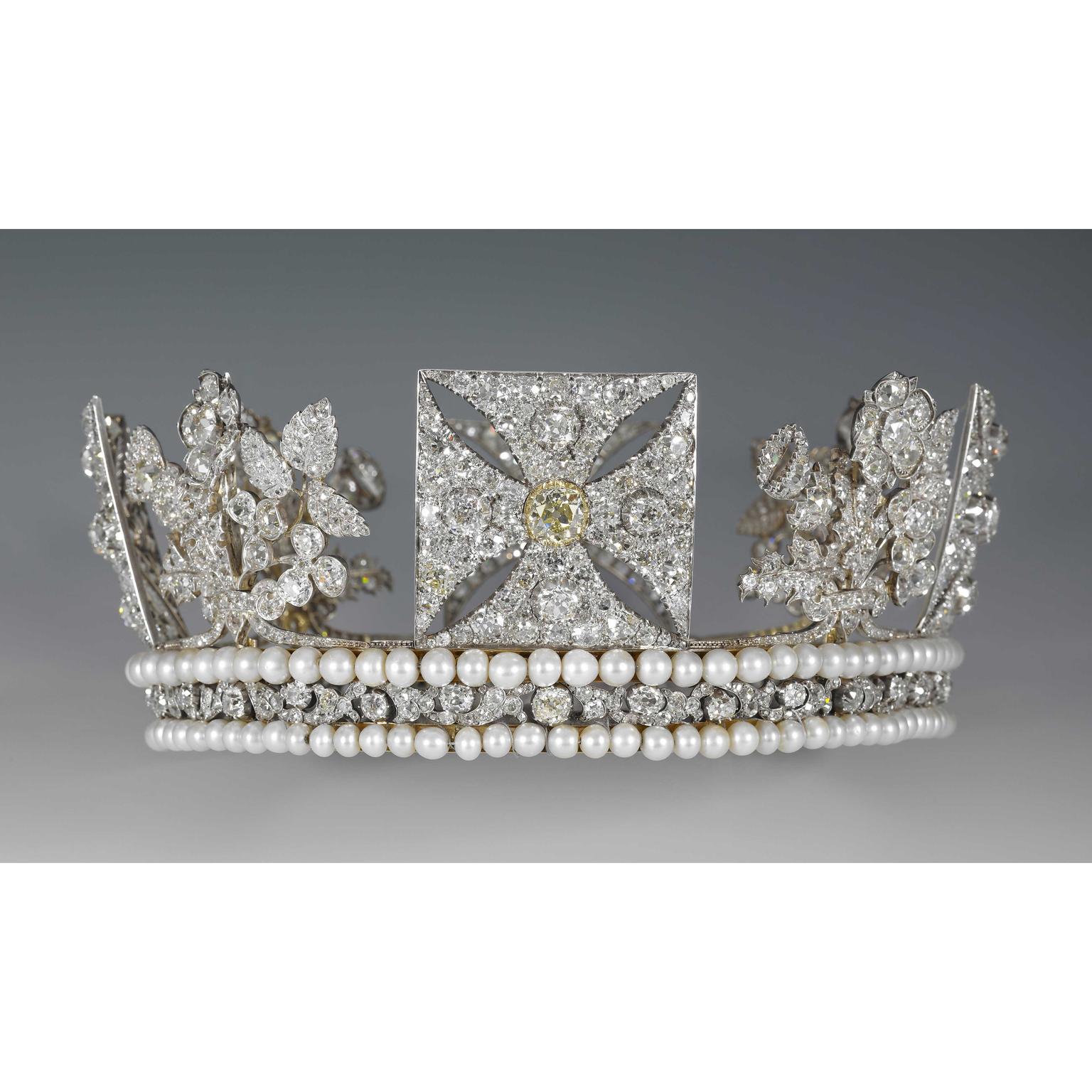 HM Queen Elizabeth II Diamond Diadem 1820