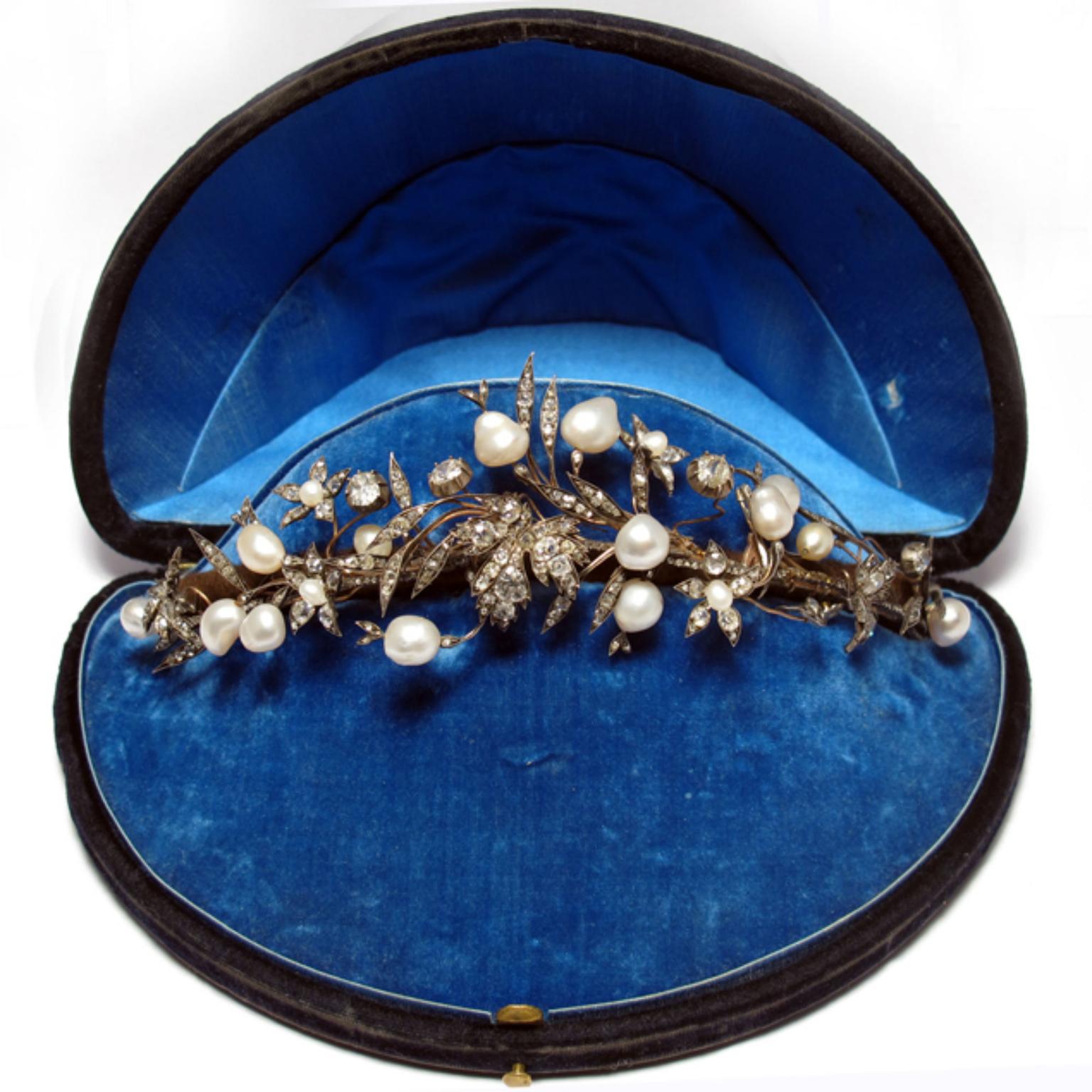 Pennisi boutique in Milan antique pearl tiara