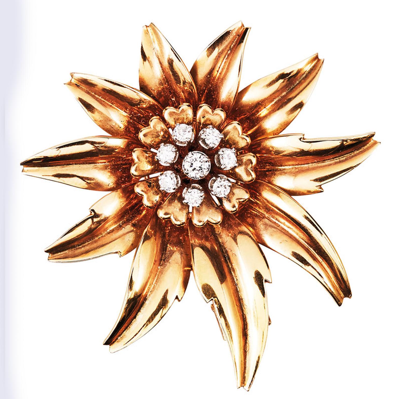 Vintage starry flower gold brooch with diamonds, circa 1940