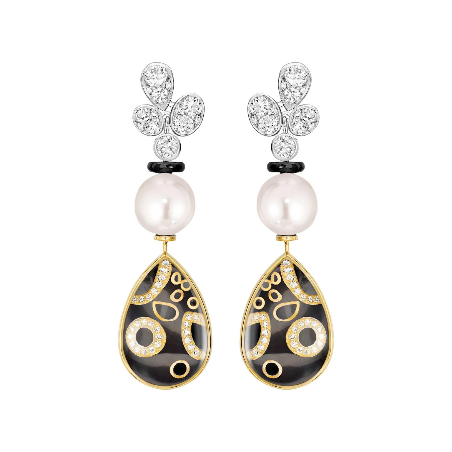 Chanel de Talisman Mystérieuse earrings
