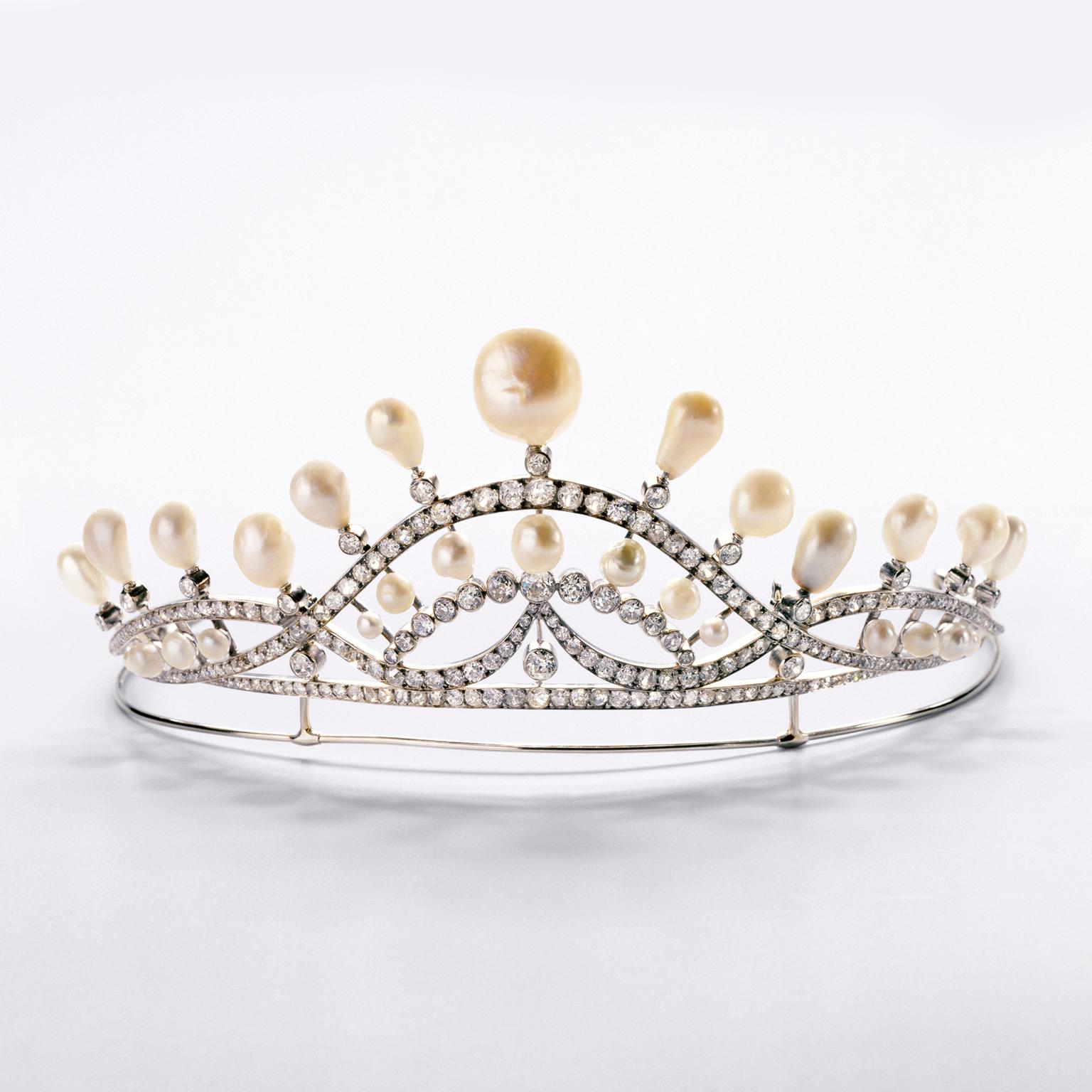 Chaumet Curvilinear tiara