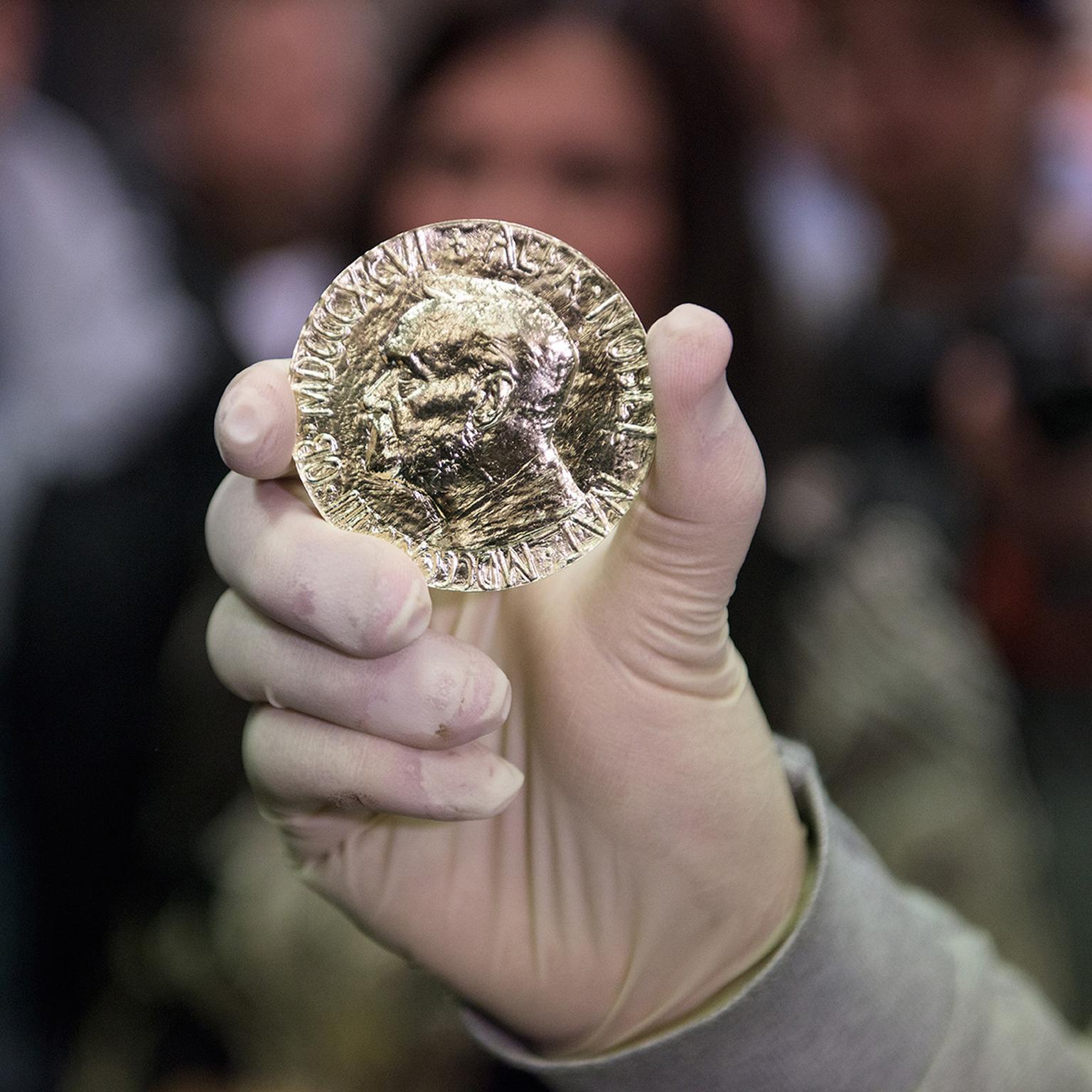 The 2015 Nobel Peace Prize in Fairmined gold