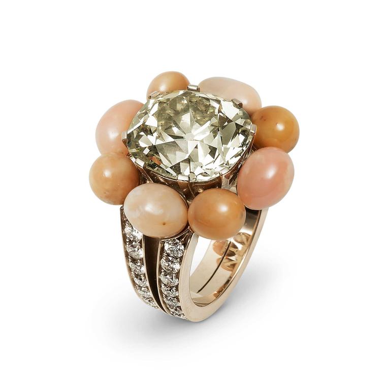 Hemmerle gold ring with diamonds and conch pearls