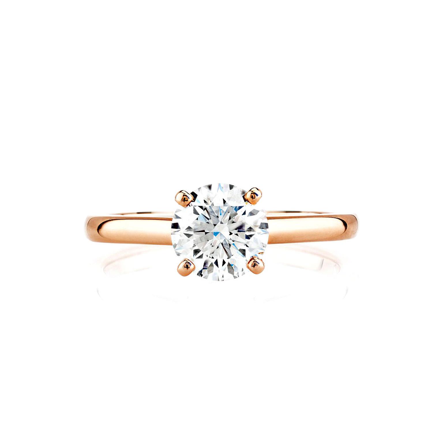 Claw-set Classic De Beers engagement ring