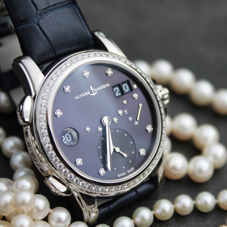 Classic Lady Dual Time watch with navy dial