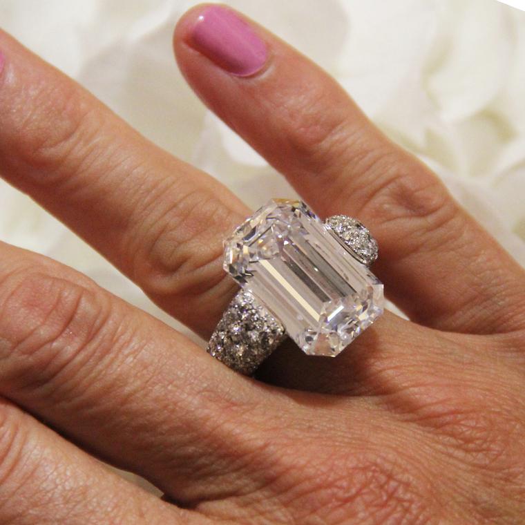 de GRISOGONO 22.35-carat emerald-cut diamond ring with emeralds