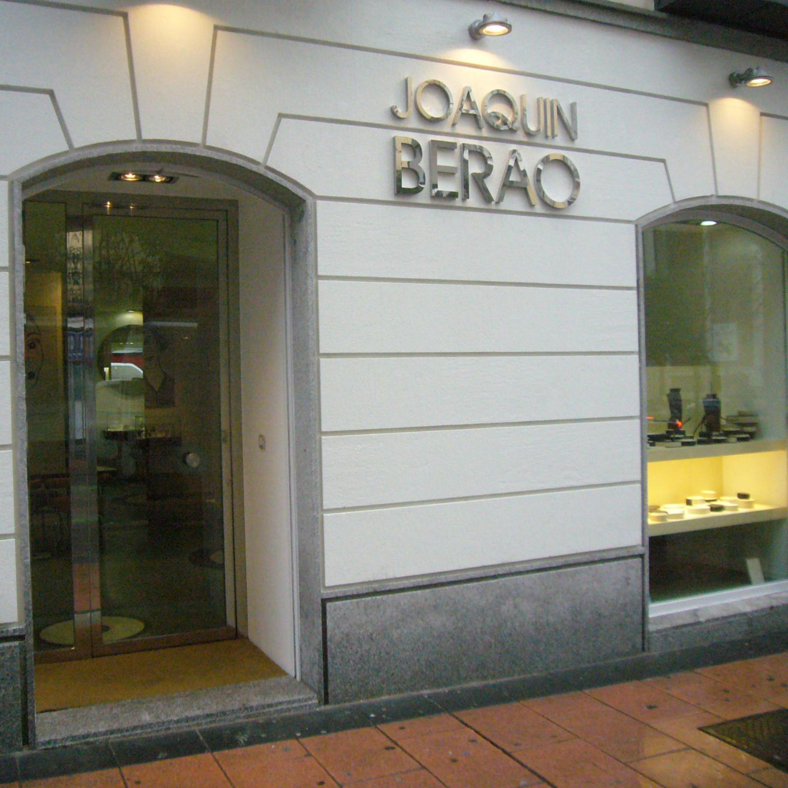 Joaquín Berao boutique facade in Madrid