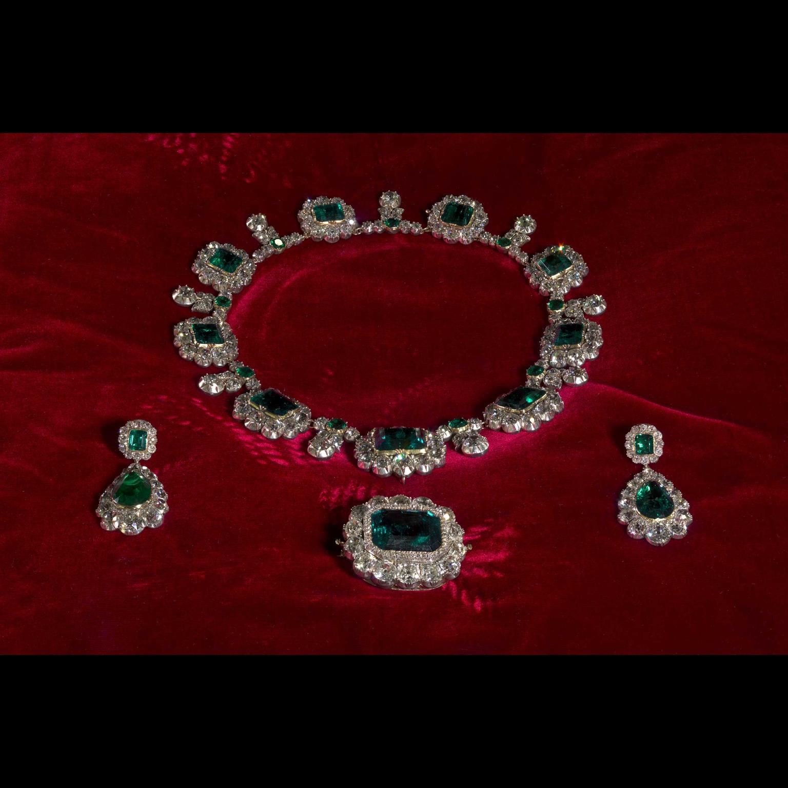 Queen-Victorias-emerald-and-diamond-parure-Kensington-Palace