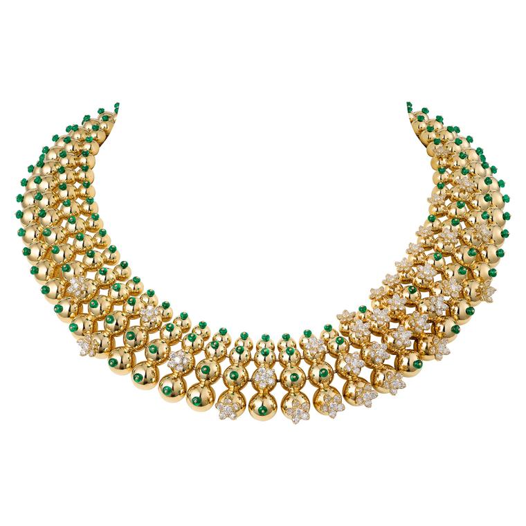 Cactus de Cartier necklace in yellow gold with emerald beads and diamond flowers