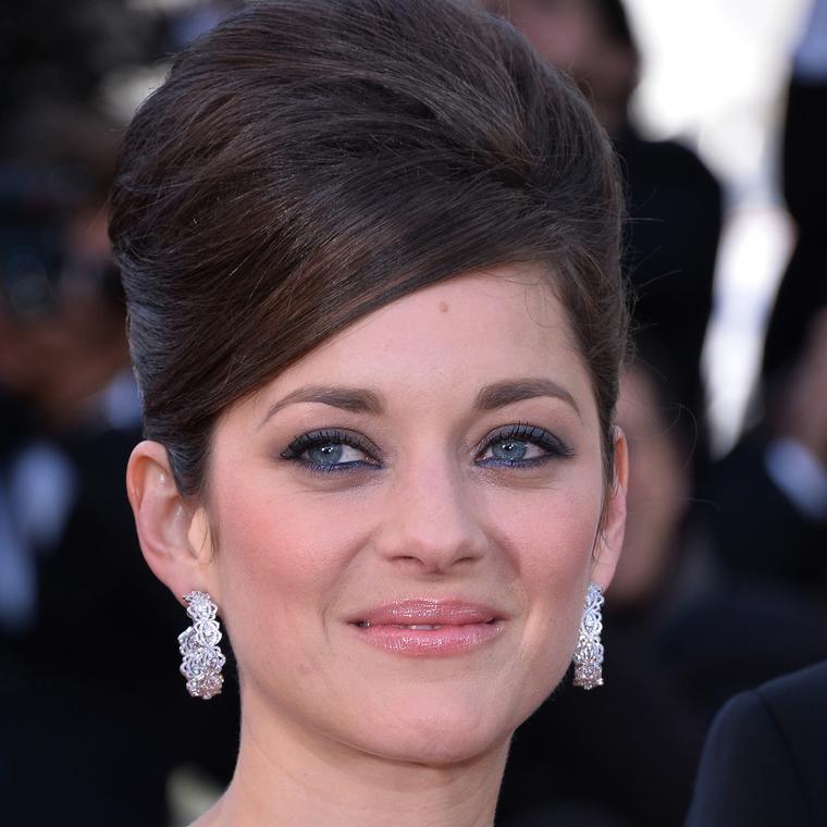 HP 13 Marion Cotillard first to wear Chopard Green Carpet collection jewels in Cannes