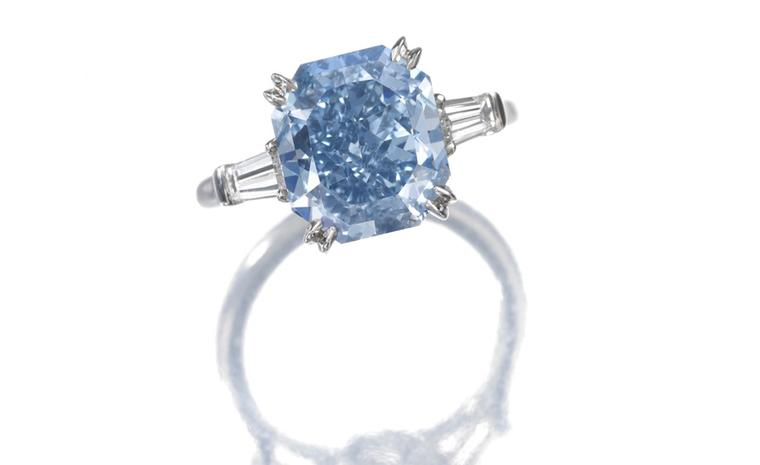 An impressive Fancy Vivid Blue diamond ring, featuring a modified cushion-shaped stone of 4.16 carats. CHF 3’000’000 – 4’000’000 / US$ 3’300’000 – 4’300’000