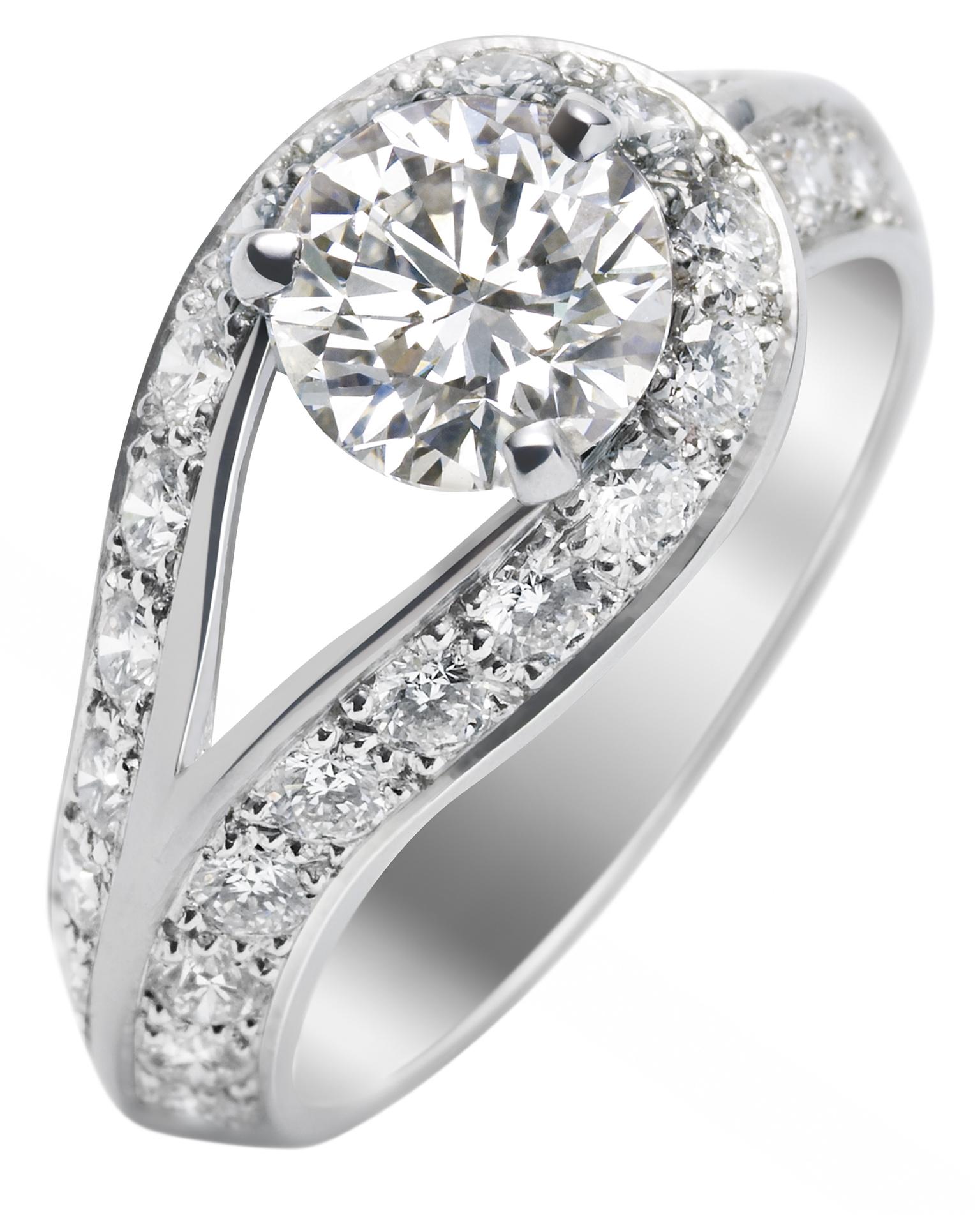 Van Cleef & Arpels Solitaire Couture engagement ring_20130619_Zoom
