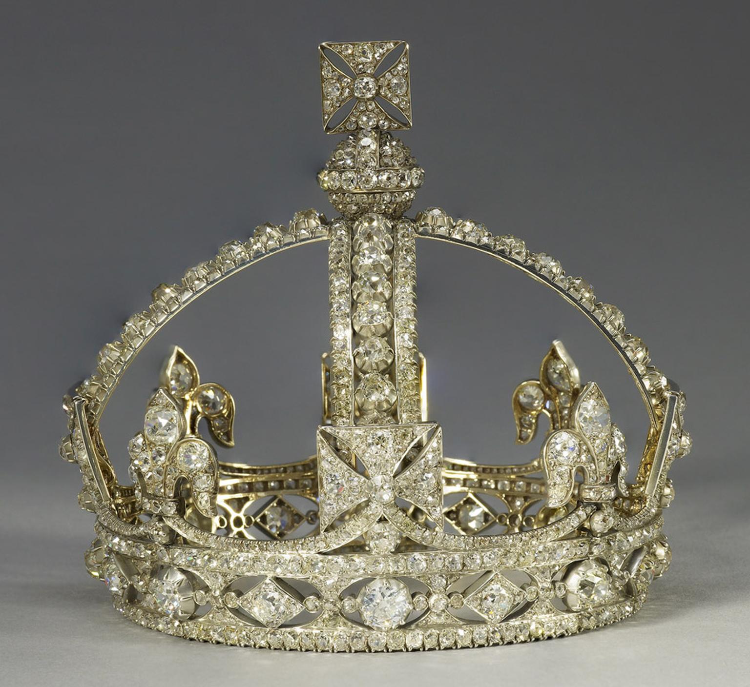 Diamond-Jubilee-Small-Diamond-Crown-Victoria.jpg