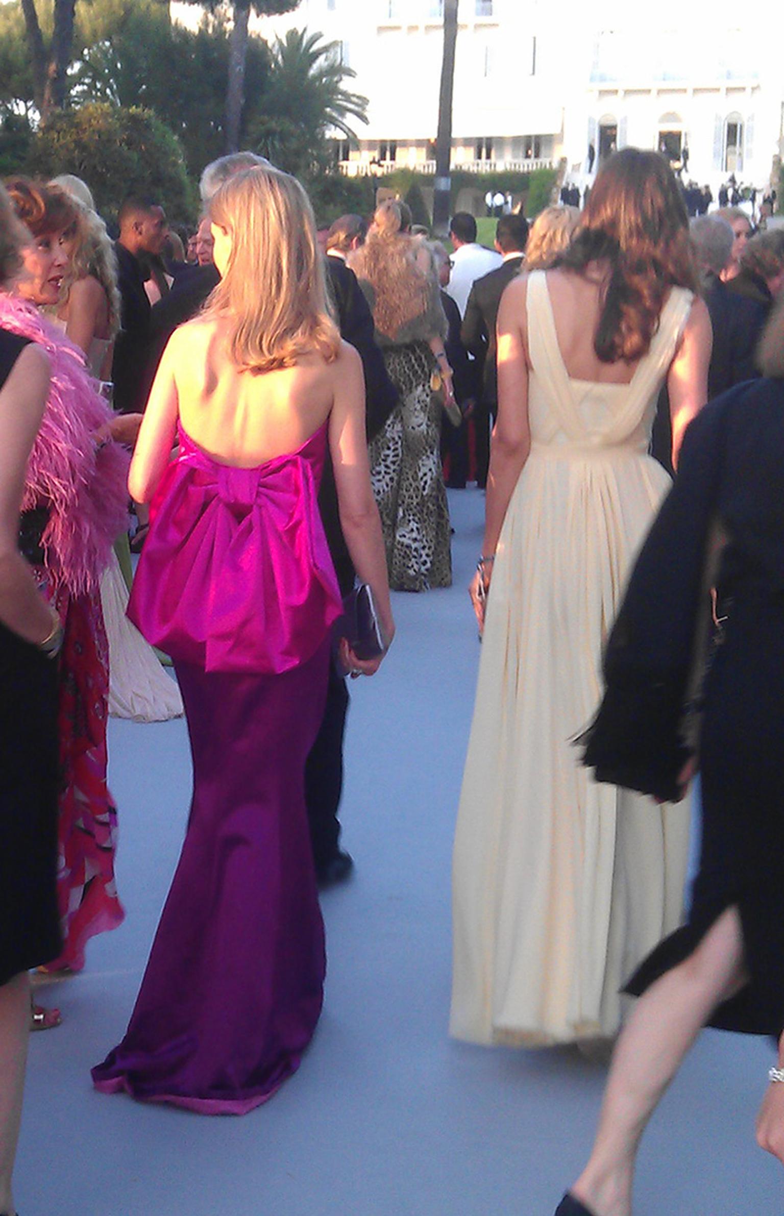 Beautiful-Gowns-and-ladies-at-AmfAR