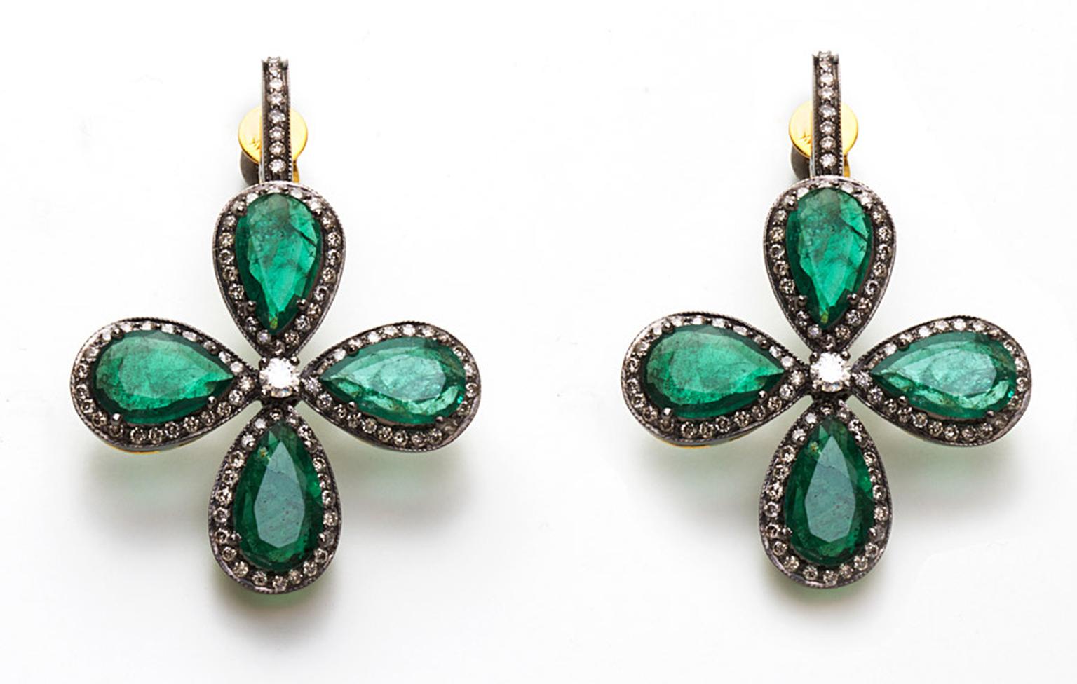Amrapali-Emerald-and-Diamond-four-leaf-earrings.jpg