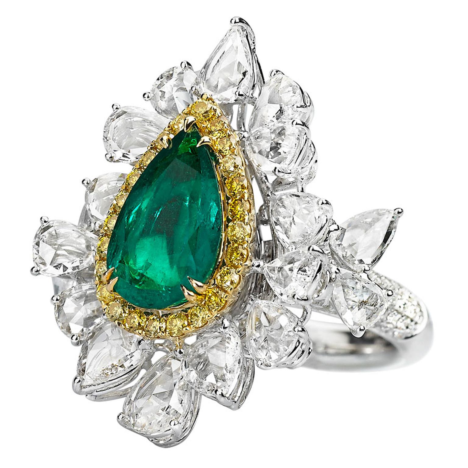 Avakian-diamond-and-emerald-ring