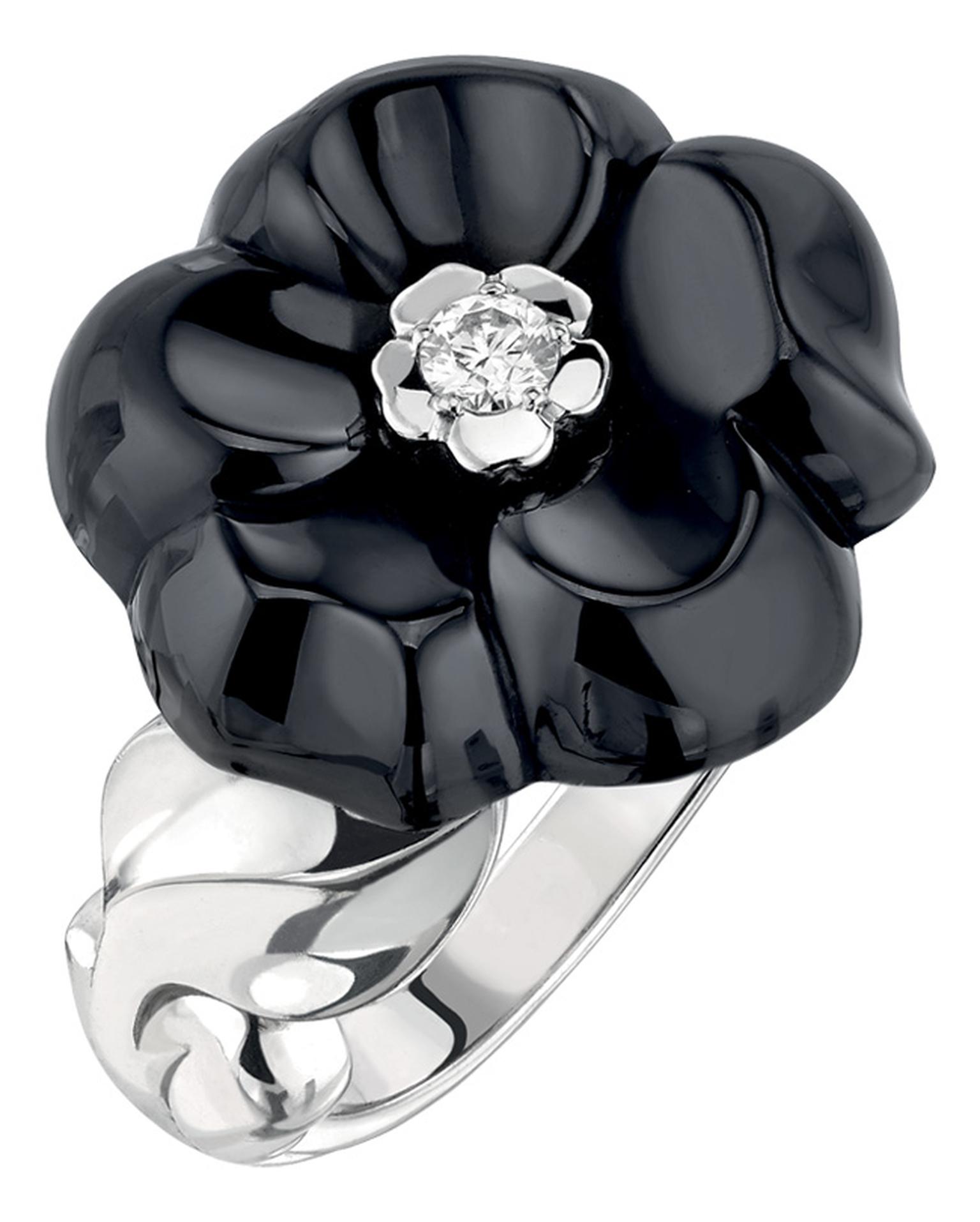 Chanel Camélia Galbé small black ceramic ring_20140226_Main