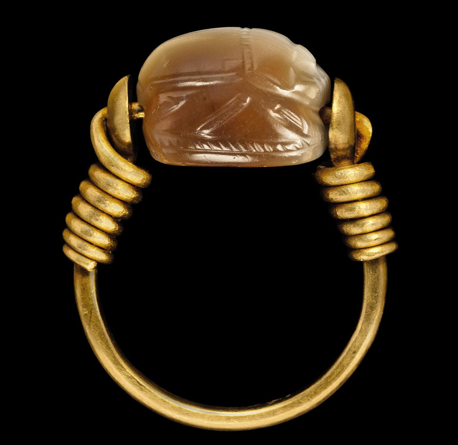 AN-ETRUSCAN-AGATE-SCARAB-side