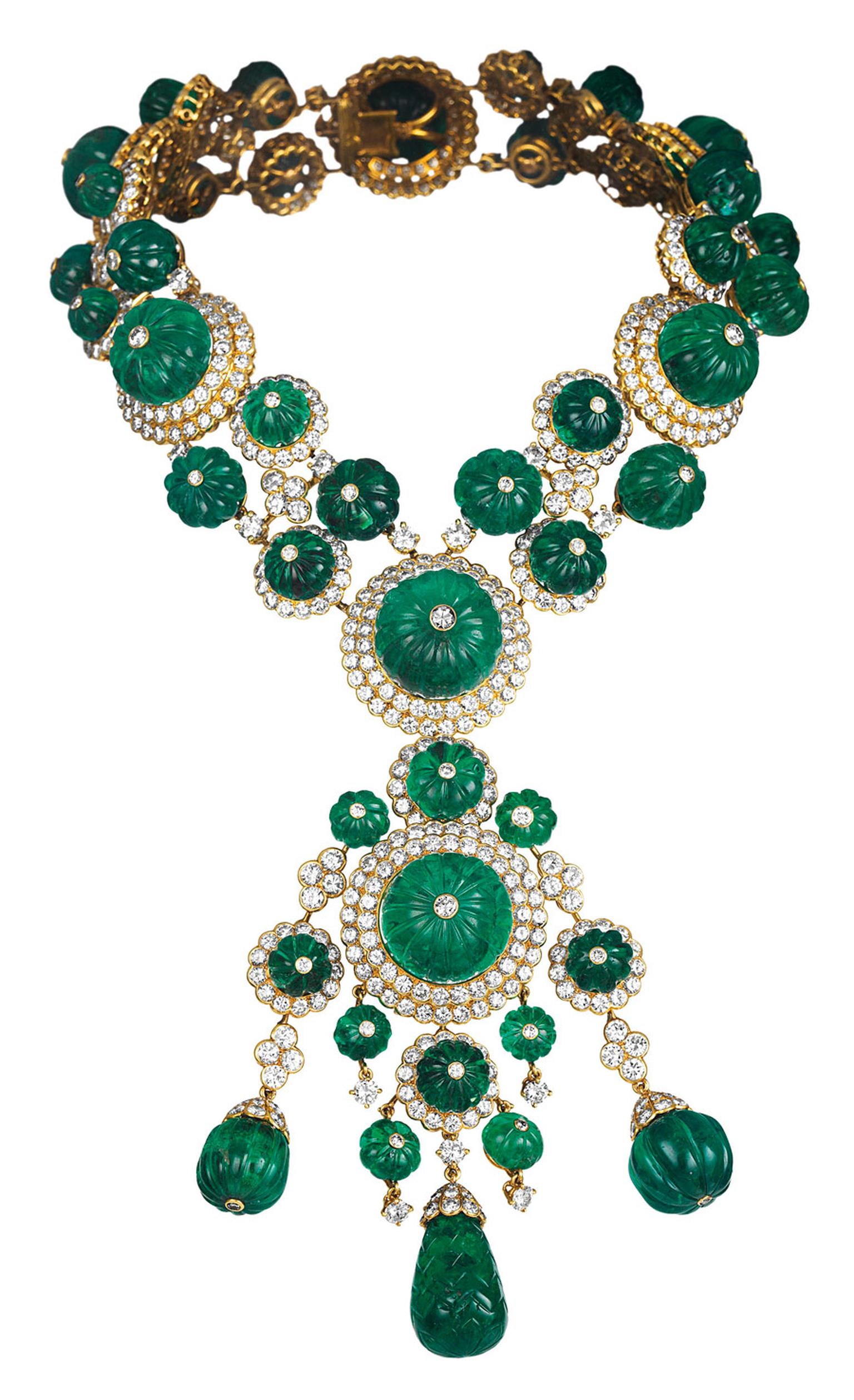 Van-Cleef-Arpels-Indian-necklace-transformable-into-two-bracelets-and-a-pendant-1971-Van-Cleef-Arpels-Collection_1.jpg