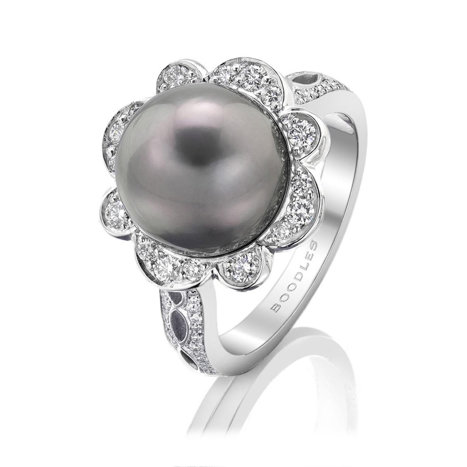 Boodles Rococo Pearl Ring zoom