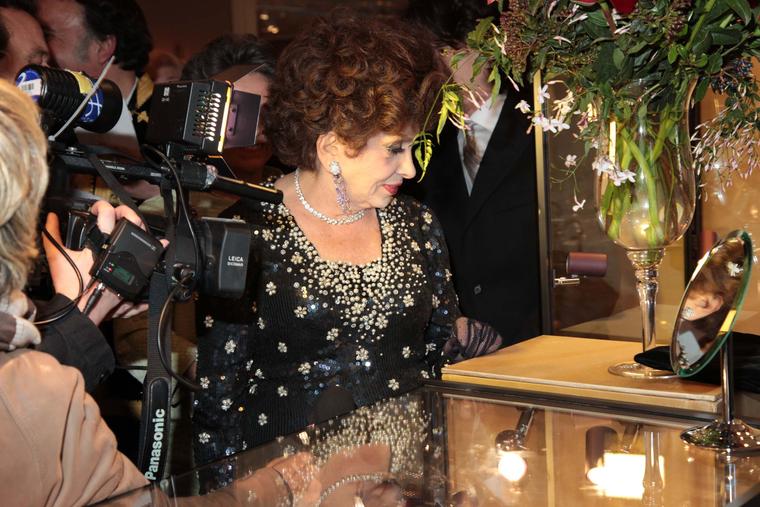 Gina Lollobrigida visits Sotheby's Geneva to see her jewels before sale