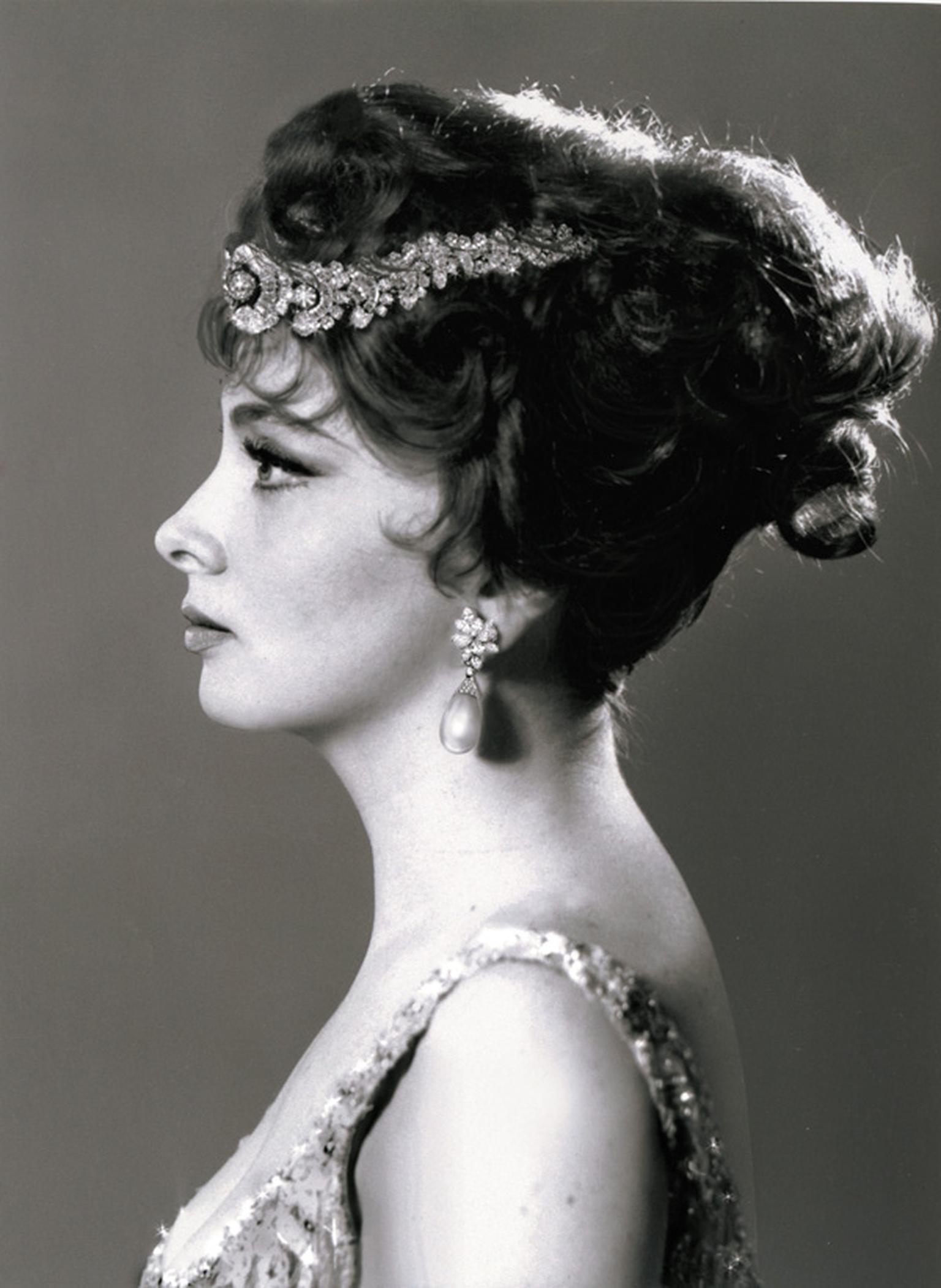 Portrait-of-Gina-Lollobrigida---Natural-Pearls-Bulgari-Necklace
