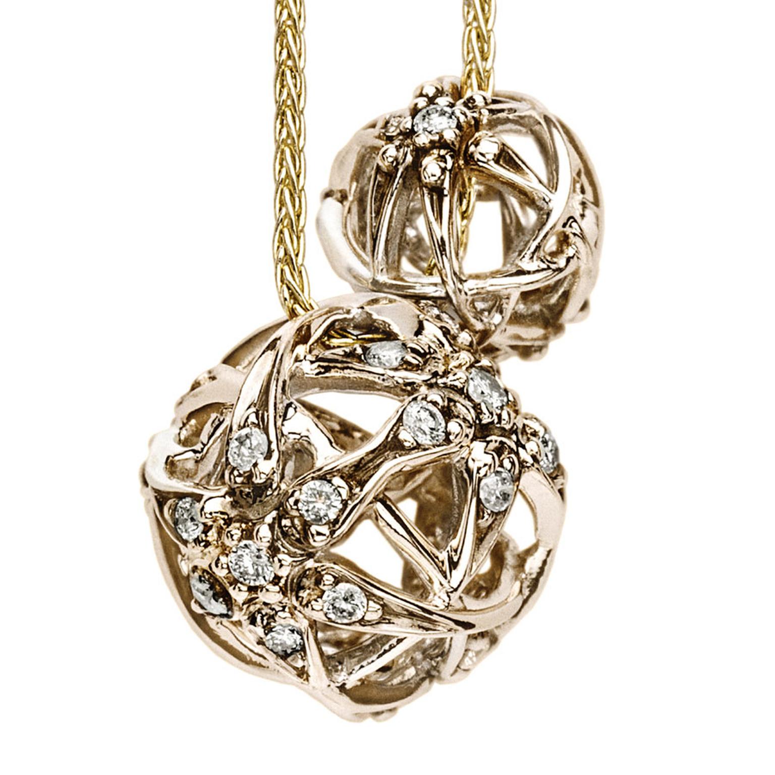 Hstern Copernicus-pendant---Noble-Gold-and-diamonds-spheres-in-yellow-gold-chains