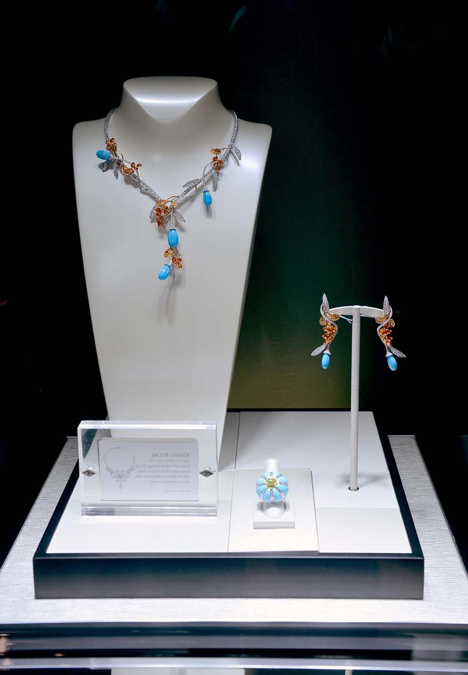More Van Cleef & Arpels Pierres de Caractère high jewellery, this time on display: a beautiful Bals de Légende turquoise necklace, earrings and ring