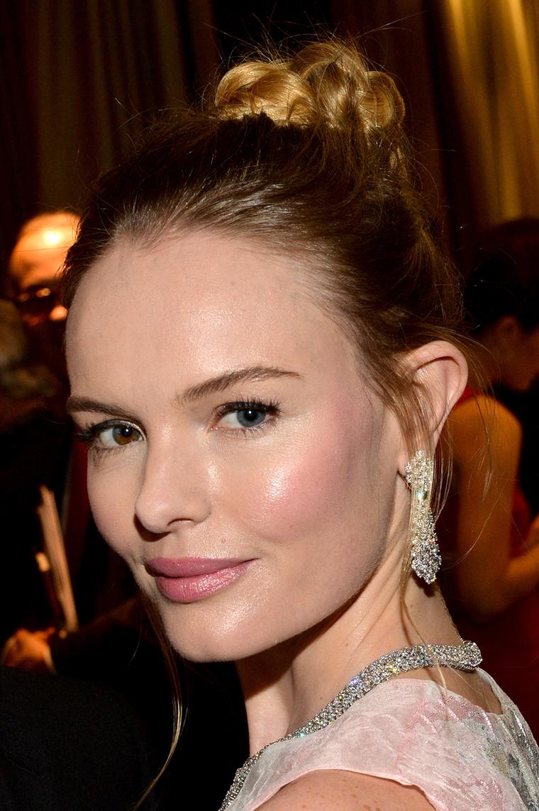 Kate Bosworth wore an elegant trio of Van Cleef & Arpels diamond jewels - earrings, a necklace and a bracelet