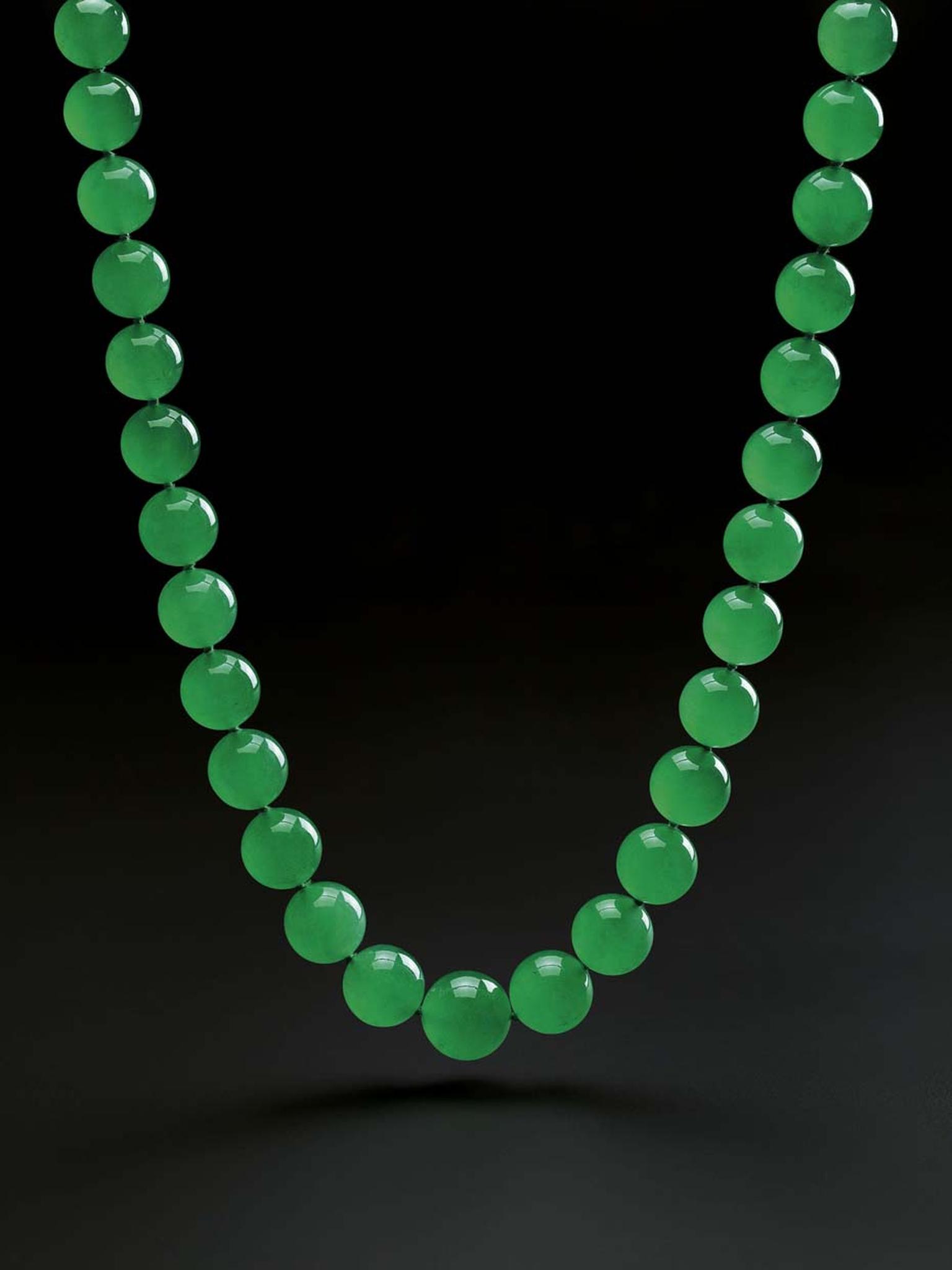 The Hutton-Mdivani nehe Hutton-Mdivani necklace, estimated to sell for upwards of US$12.8 million, sold for a record-breaking US$27.44 million at Sotheby's Hong Kong on 6 April 2014