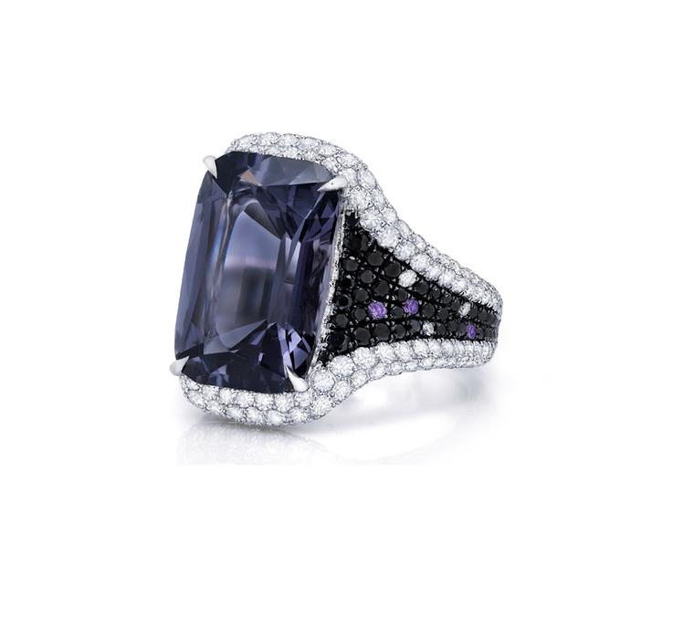 Martin Katz New York collection ring in white gold, set with a 10.29ct emerald-cut grey spinel