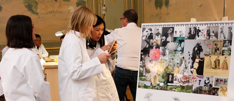 Students of L'École Van Cleef & Arpels learn of jewellery throughout the ages, discovering all there is from aesthetic sources, jewelers, experts and, of course, the jewels and the stones themselves.