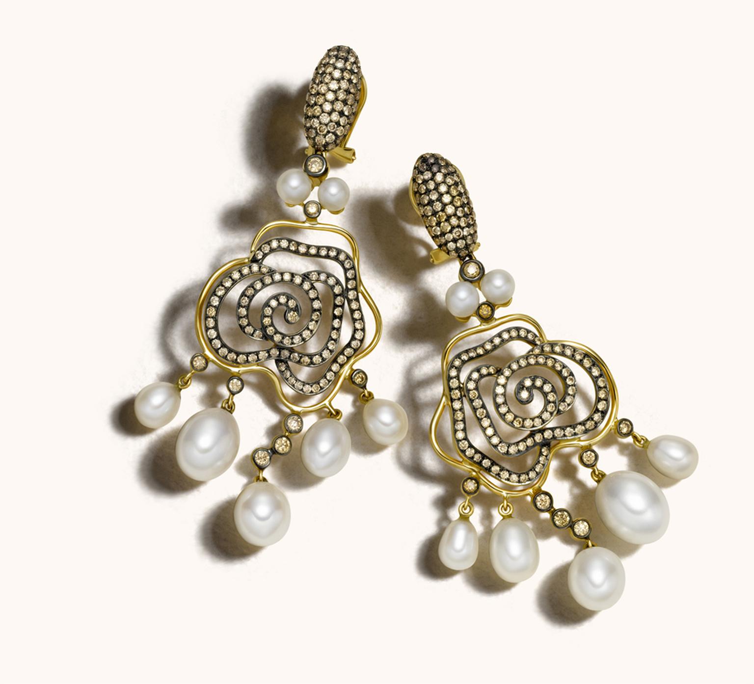 Zoya Espan~a collection gold, diamond and pearl earrings