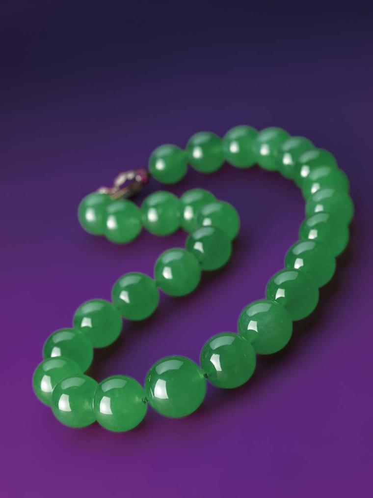The Hutton-Mdivani necklace, estimated to sell for upwards of US$12.8 million, sold for a record-breaking US$27.44 million at Sotheby's Hong Kong on 6 April 2014.