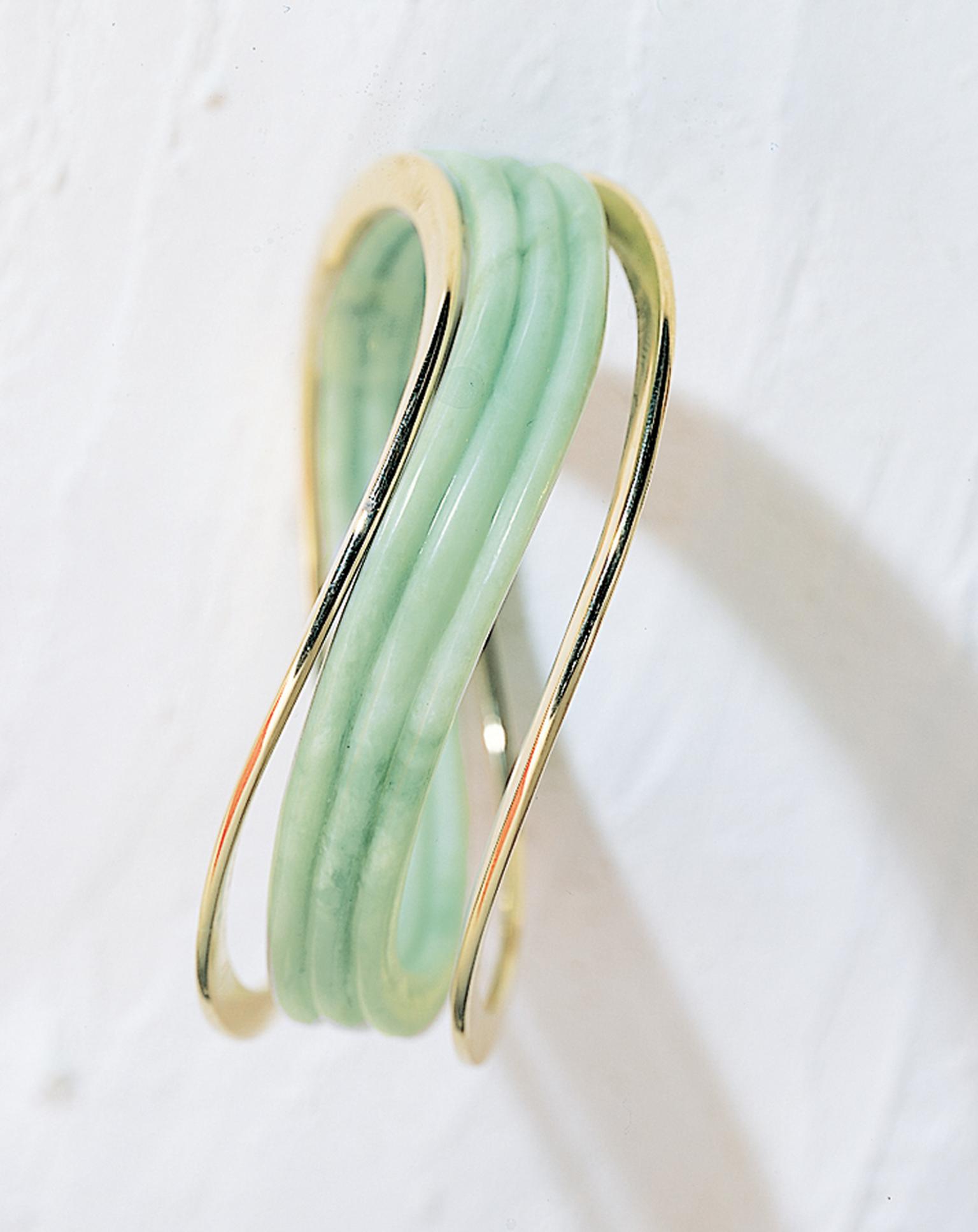 Myungji Ye Water Bird Series bangle with serpentine, which was used traditionally in the Korean royal household