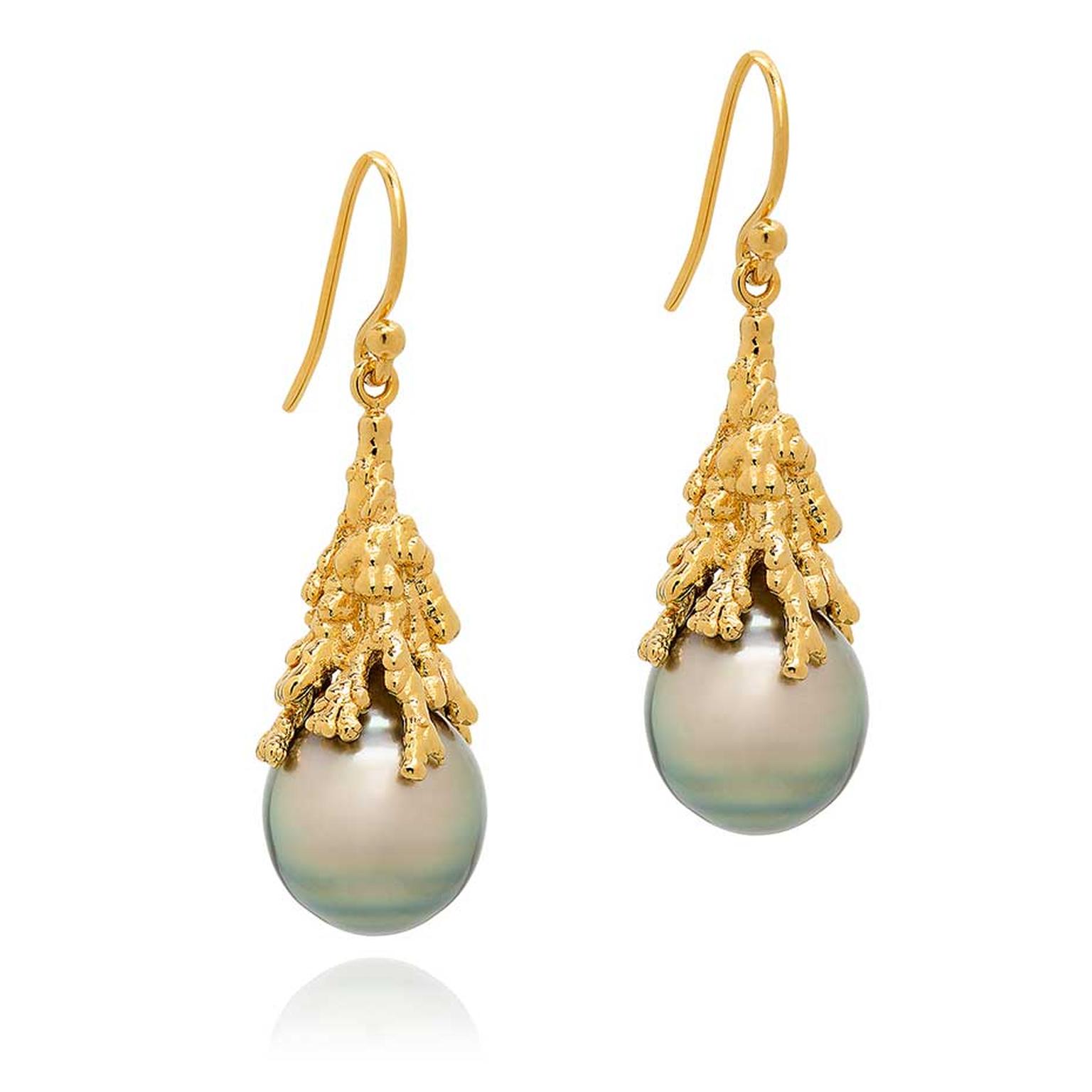 Ornella Iannuzzi joins the pioneering British designers who make up Rock Vault, which will be showing once again at the Couture Show Las Vegas. She will be debuting her Coralline Reef earrings in gold with Tahitian pearls