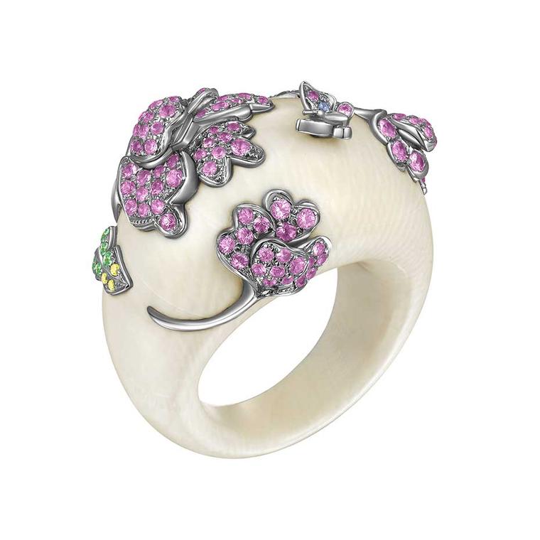 Dickson Yewn arrives at the Couture Show Las Vegas with a very distinctive collection of jewels, including this Zi Ran Collection Mammoth's ring in white gold with mammoth's ivory, pink sapphires, yellow sapphires and tsavorites