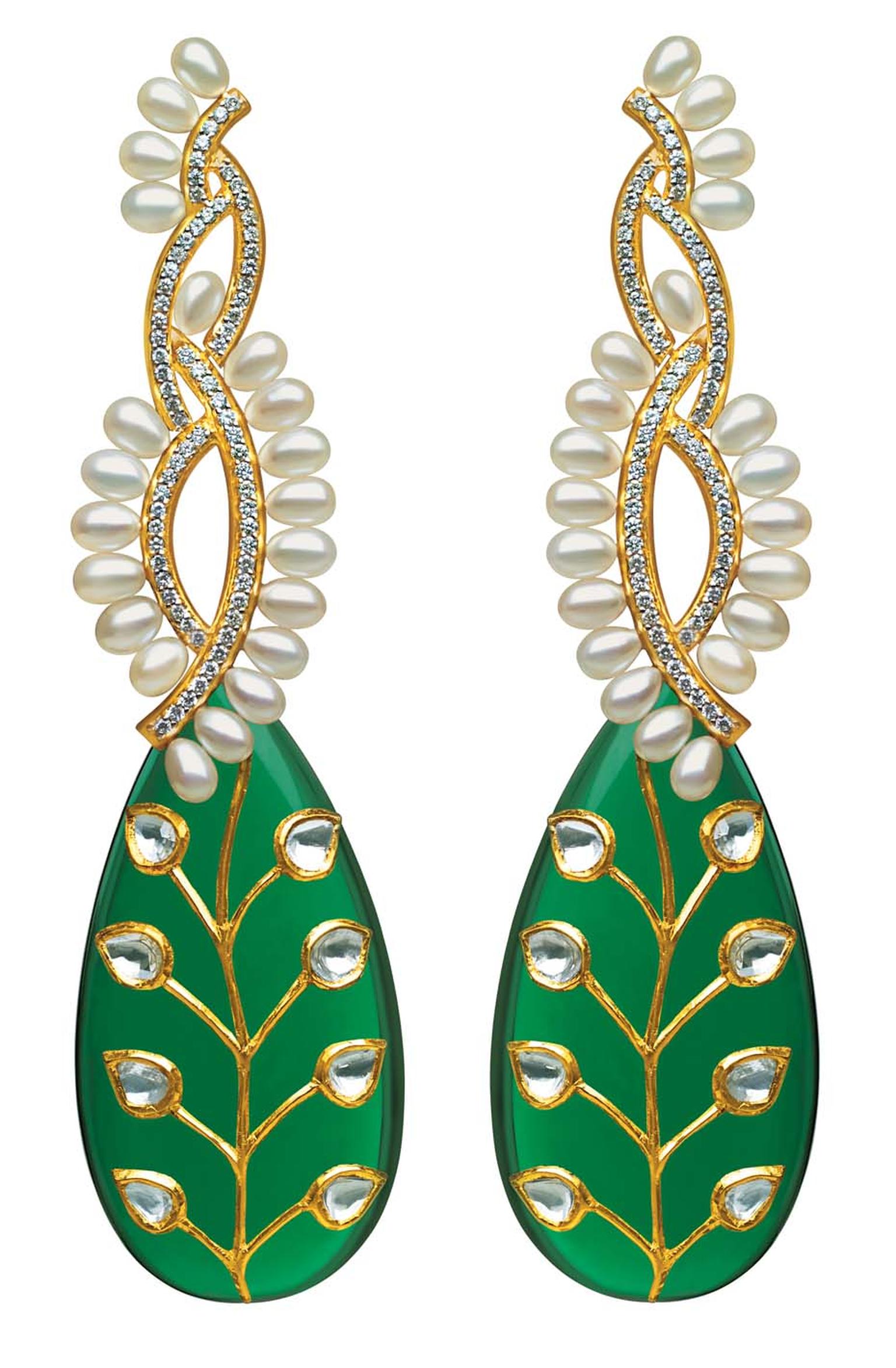 MINAWALA Festival of Emeralds collection necklace in yellow gold with diamonds, pearls and green quartz
