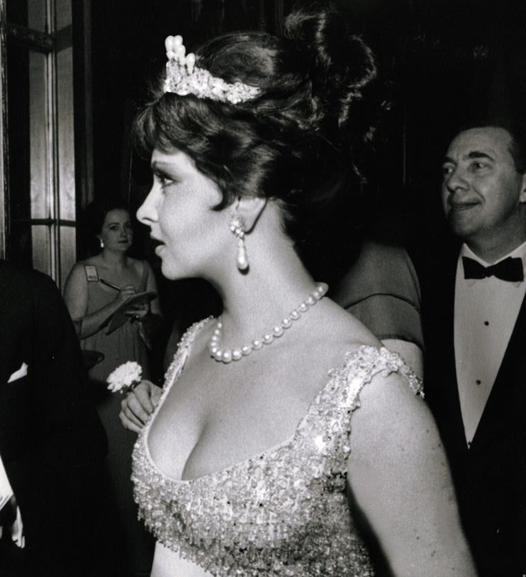 Gina Lollobrigida in New York in 1963 wearing the pair of natural pearl earrings that sold for £1.6 million at Sotheby's London in April 2013.