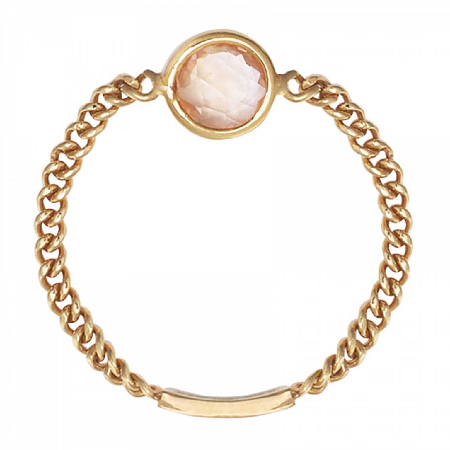 Sweet Pea rose-cut peach sapphire Chain ring in gold.