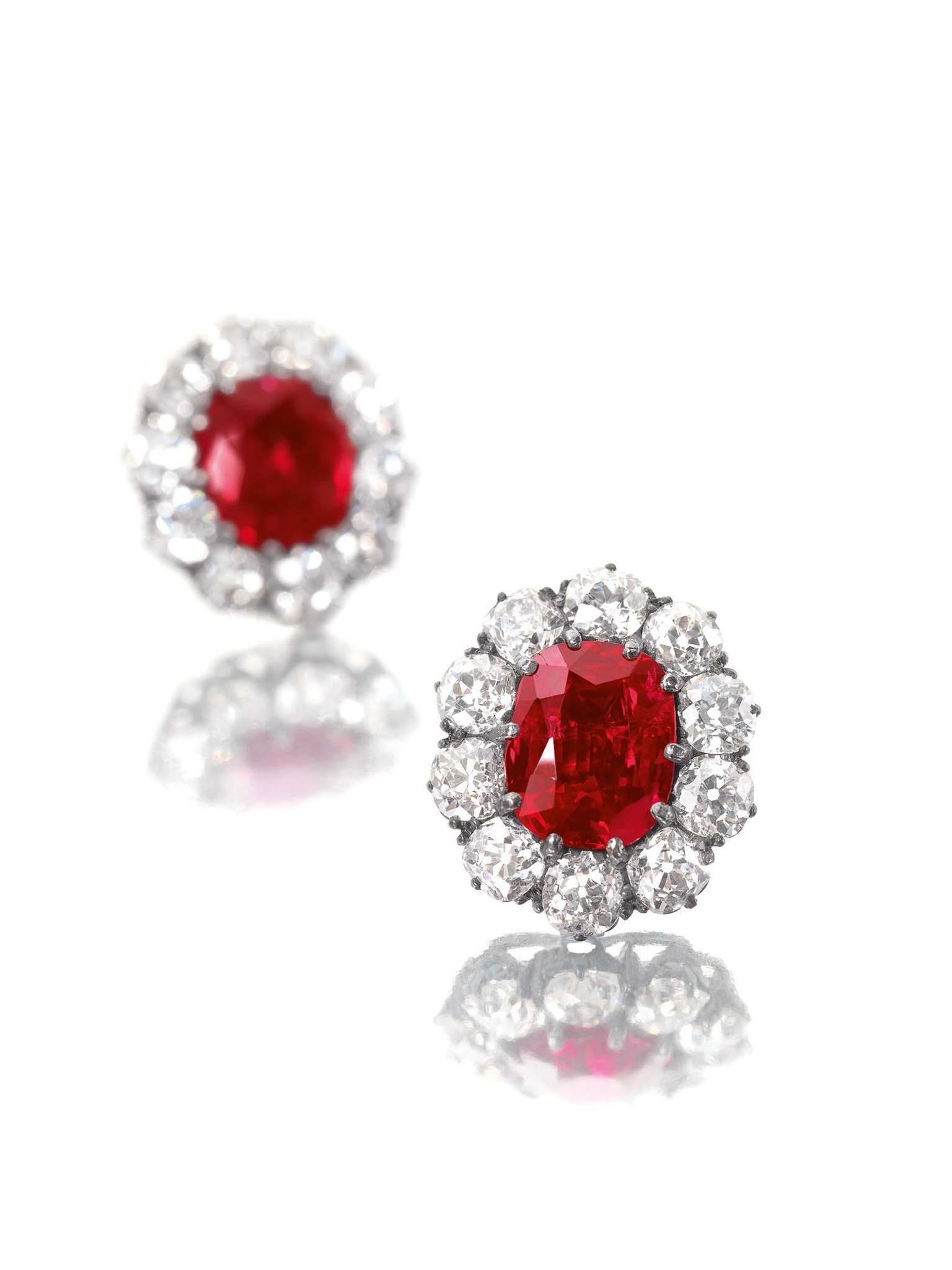 A pair of diamond earrings featuring two unheated rubies weighing 6.80 and 6.70ct respectively, which originate from the world’s best ruby source, the famous Mogok Valley in Burma, achieved US$2,975,935 (Estimate: US$2.5-3.2 million).