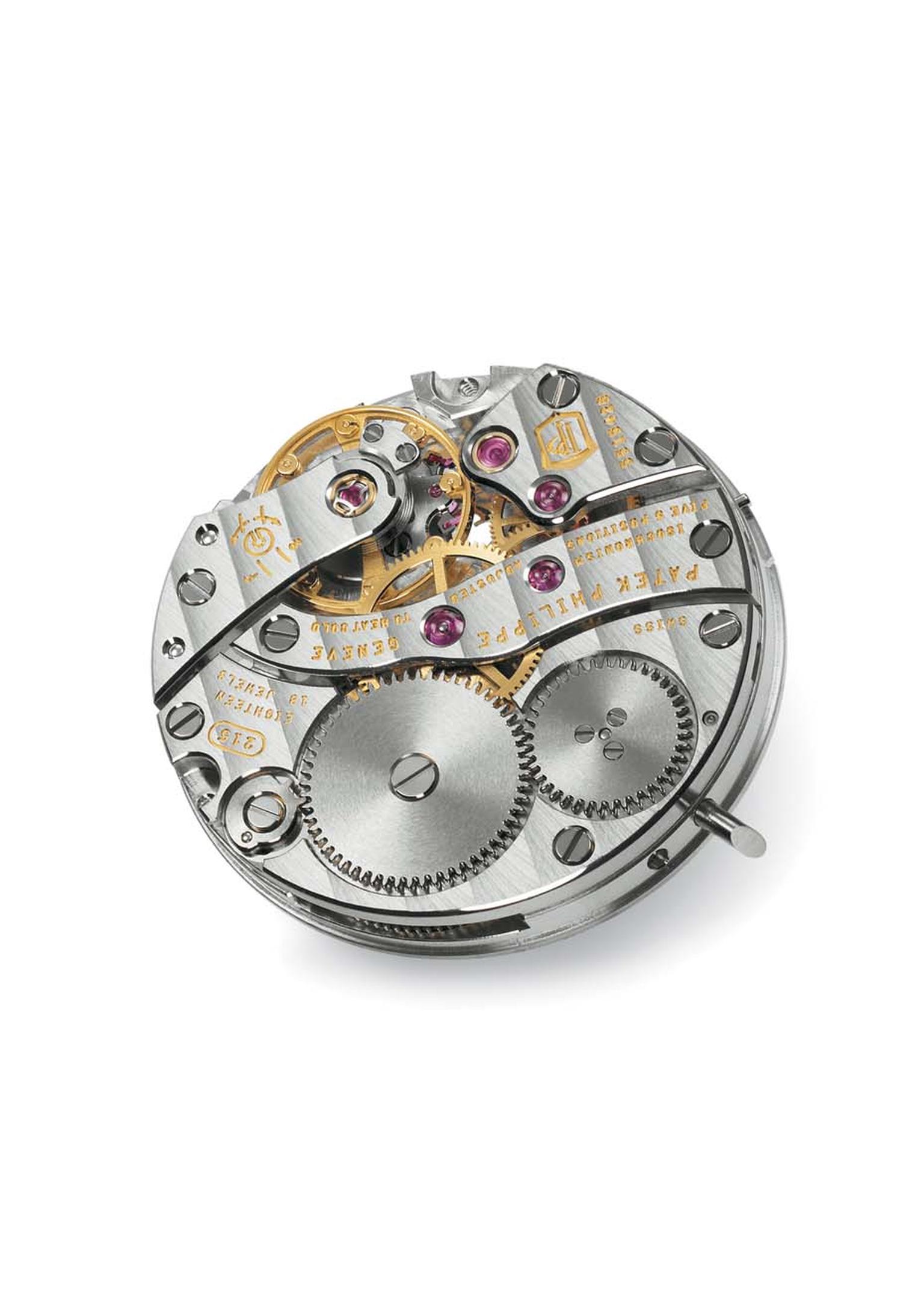 The movement of a Patek Philippe watch features the double “PP” symbol engraved in the escape-wheel bridge, used to indicate that the movement has obtained the Patek Philippe Seal. In this case, calibre 215 can only tolerate daily deviations of -3 to +2 s