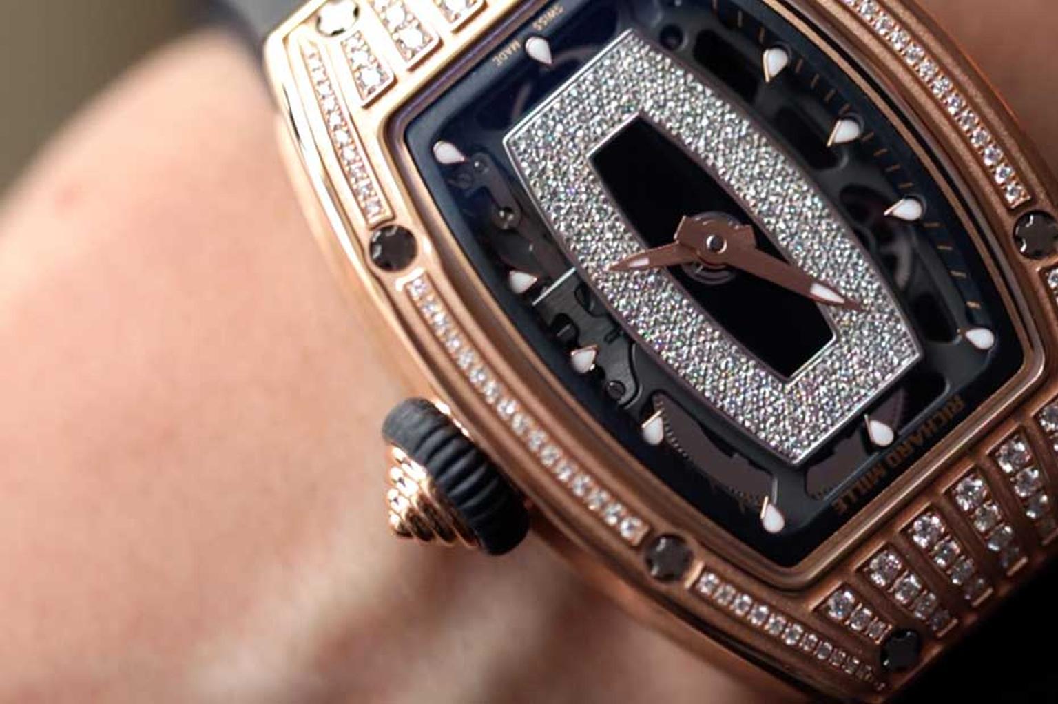 Richard Mille watches decided to sponsor the maiden edition of Chantilly Arts & Elegance as the brand is close to the world of cars and, of course, elegance and glamour.