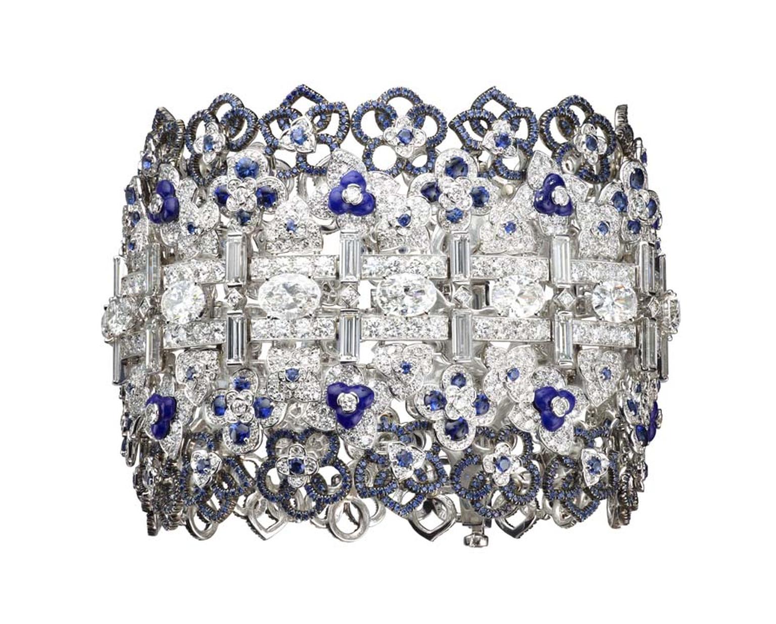 Chaumet Hortensia bracelet in white gold with diamonds, lapis lazuli and sapphires.