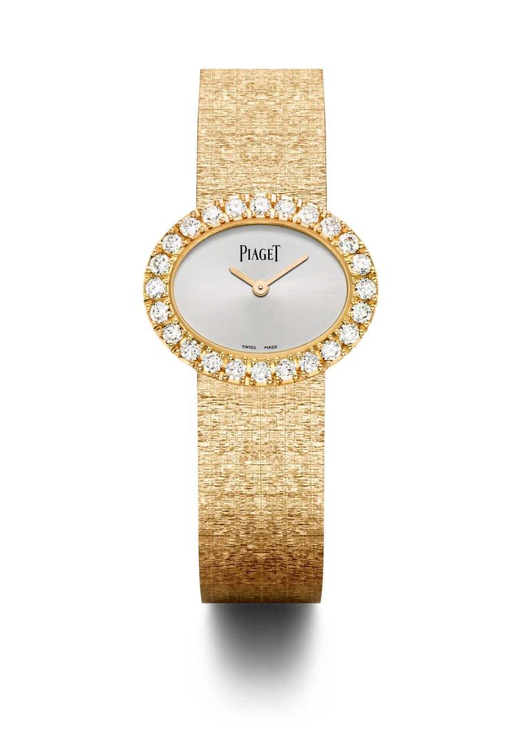 The Piaget Traditional Oval gold bracelet is a work of goldsmithing prowess made to resemble gold textured fabric, which shimmers like a silk ribbon on the wrist.